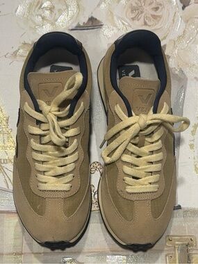 Veja Rio Branco Sneakers Size 7